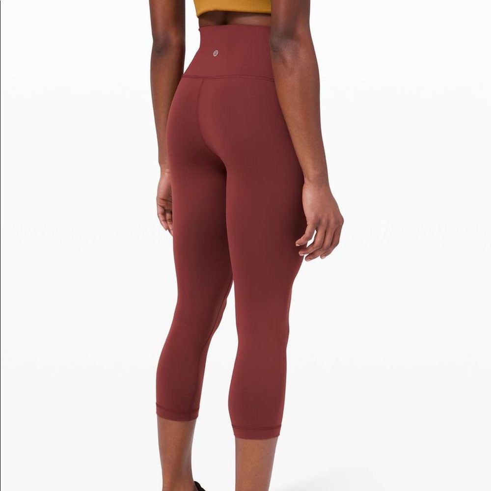 NWT Lululemon Wunder Train high rise crop 21”